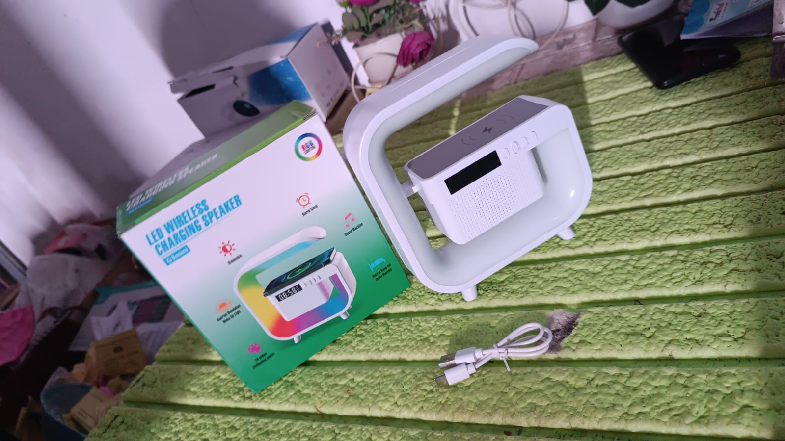 Multi-function Wireless Speaker Audio Desk Lamp Wireless Charger (1 Pc) Multi-function Wireless Speaker Audio Desk Lamp Wireless Charger (1 Pc)